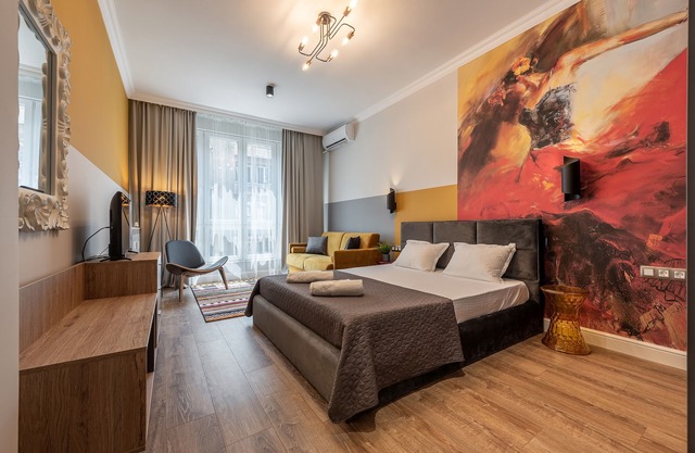 LUXURY & UNIQUE-TOP CENTER Apt. - 3BDR & 2 Baths