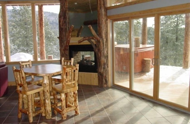 Luxury Vacation w/Hot Tub- Best Views of Black Hills- Black Hills Cabins.net