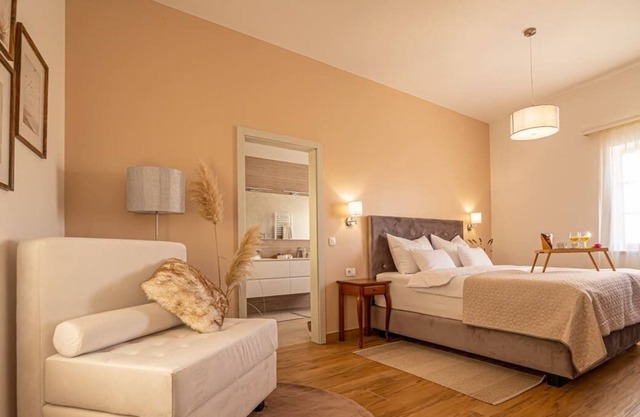 Luxury Villa 72