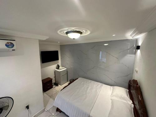Luxury Villa AC Ensuite Room 7