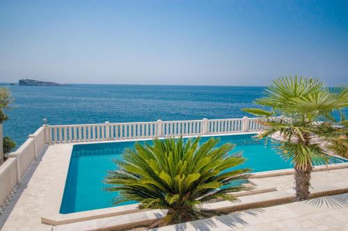Luxury Villa Alena