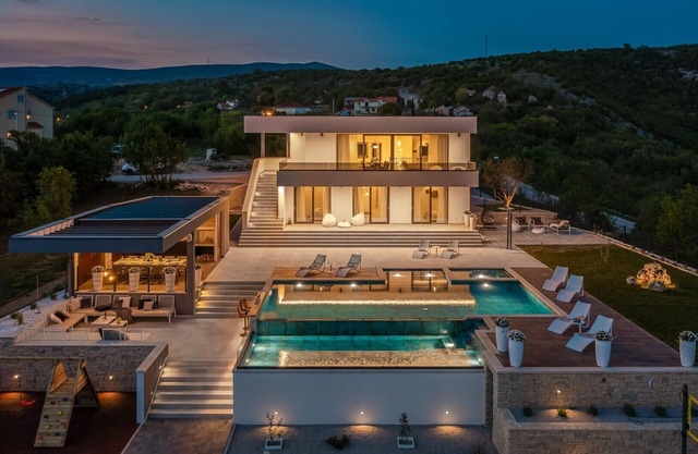 Luxury Villa Arya-77sqm heated pool, hot tub,sauna