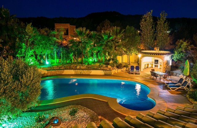 Luxury Villa in Javea, close to beach, heated pool, sleeps 13, A/C, WIFI