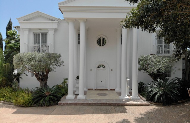 Luxury Villa in Prime Location with Excellent Sea and Mountain Views