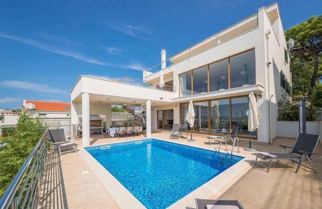 Luxury Villa Jasmin with Pool
