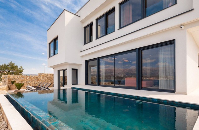 Luxury Villa Sinatra with Pool