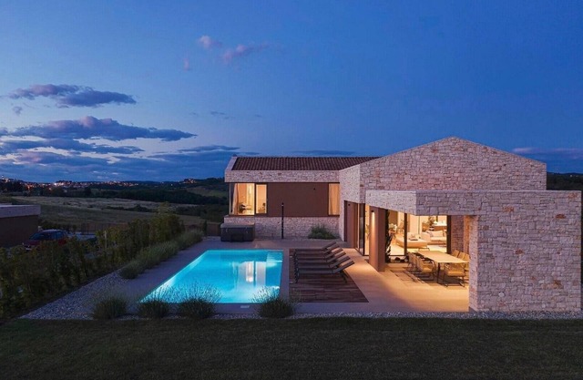 Luxury Villa Vigneto Istria heated pool jacuzzi family