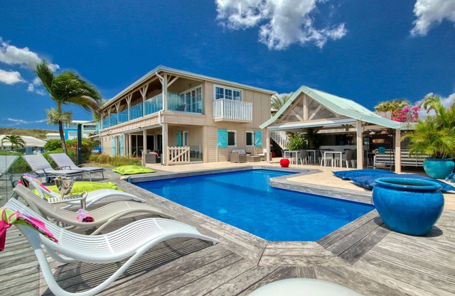 Luxury Villa with Sea View (MQTI41)