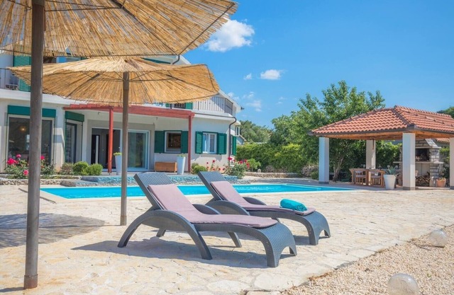 Luxury villa with a swimming pool Vrpolje, Šibenik (K-21843)