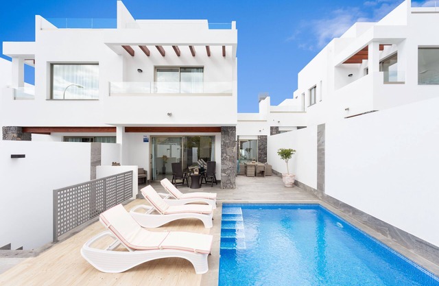 Luxury Villa with Air Conditioning and Private Pool in Los Cristianos