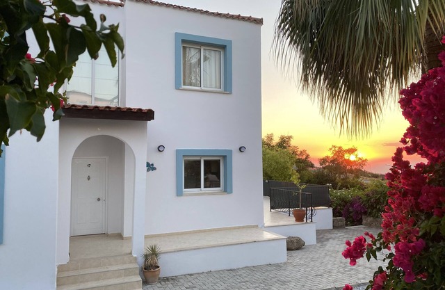 Luxury villa with fantastic sea and mountain views. Large private pool and WIFI