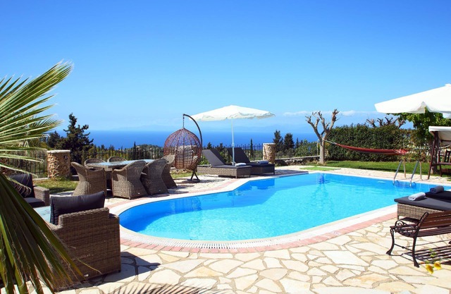 Luxury villas thanasis close to Kathisma