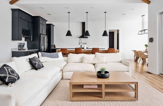 Luxury Waterfront: game room, hot tub, boat dock