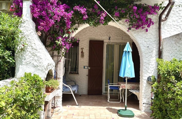 M092 - Marcelli, apartment with porch 250mt from the sea