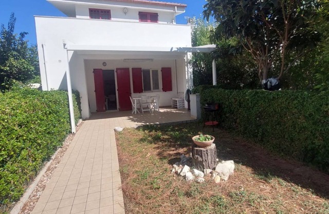 M272 - Marcelli, new three-room apartment with garden