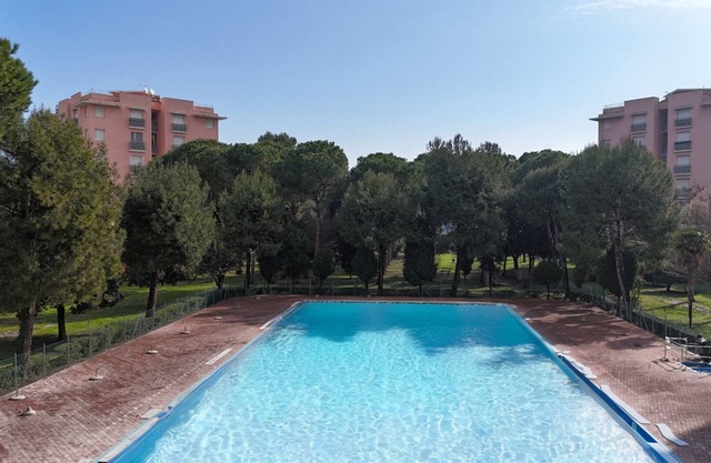 M351 - Marcelli, three-room apartment with terrace in a residence with swimming