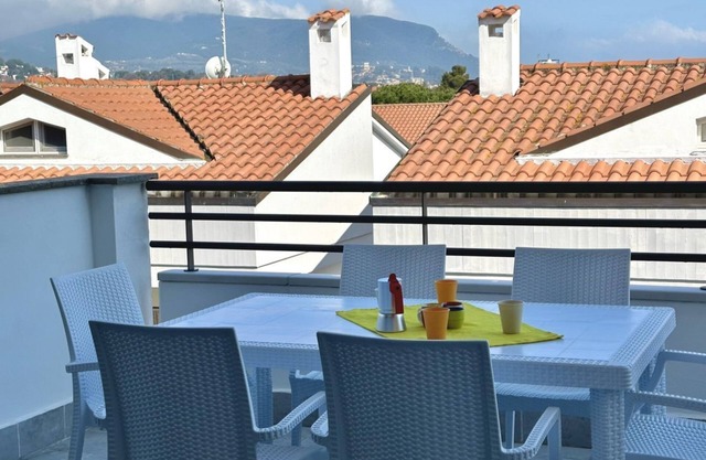 M386 - Marcelli, three-room apartment with garden and sea view