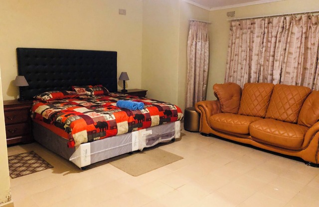“MABWE Residence 3mins from Great Zimbabwe Ruins