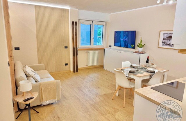 Madesimo Ski Suite Apartment with Mountain View and Wi-Fi