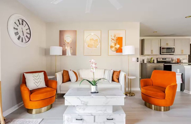Madisyn’s Manor - Luxe Comfort + StylenPet Friendly & Amazing Pools