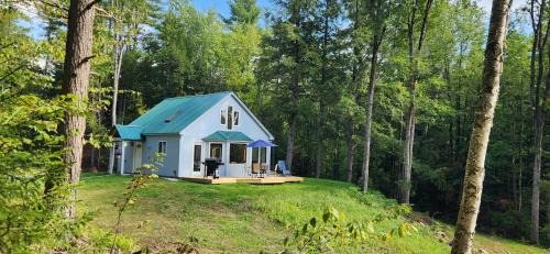 Magical Retreat Cottage, Autum Colors and Waterfalls - Extreme Peace