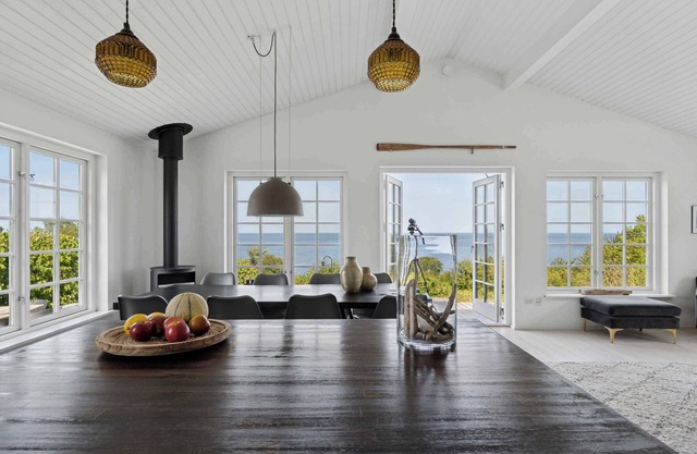 “Magical Sea View – From Terrace to Horizon”