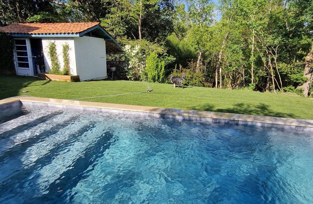 Magnificent 180m2 villa, heated pool, spa and quiet forest