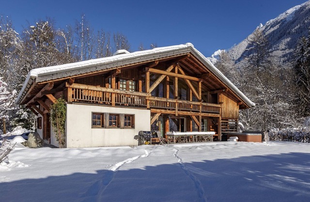 Magnificent Chalet Valhalla 5*, central Chamonix