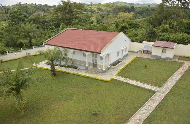 MAGNIFICENT FURNISHED VILLA NYOM 2 YAOUNDE