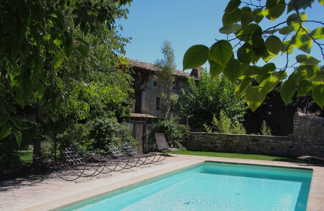 Magnificent Provencal farmhouse in medieval hamlet 8 km from Uzès
