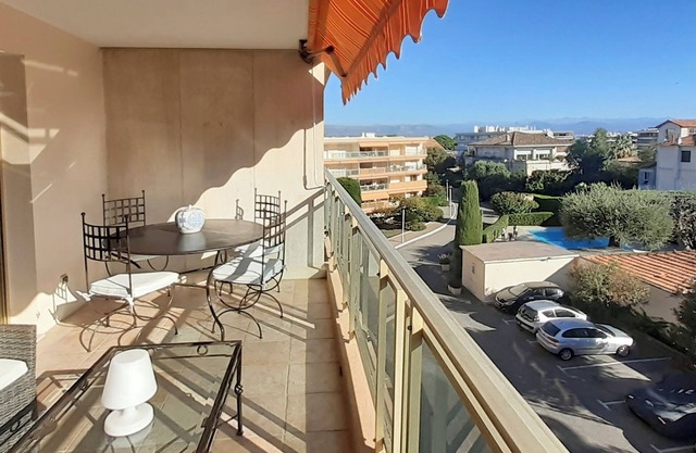 Magnificent sea view, 2 terraces, swimming pool, near the beaches.