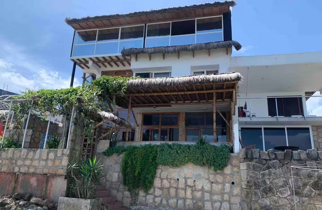 Magnificent Suite with sea view on the third floor