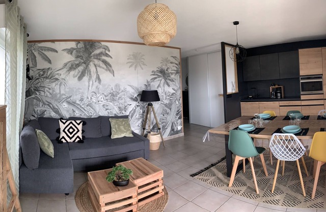 Magnificent T4 covered vacation terrace 4km from the beaches!