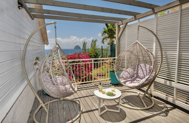 Magnificent villa close to the sea