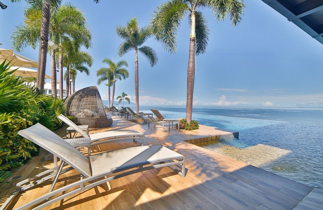 Magnificient Oceanfront Luxury Condo - Beachside & Rooftop Bar & Infinity Pools