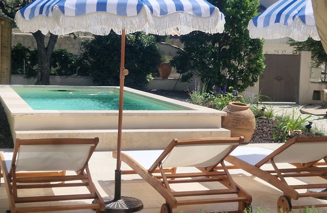 Magnifique Maison Provençale Haut Standing Avec Piscine, Jardins,garages Fermés