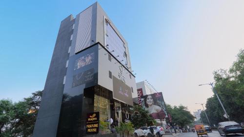 Magnus Fortune House Business Hotel , Magarpatta