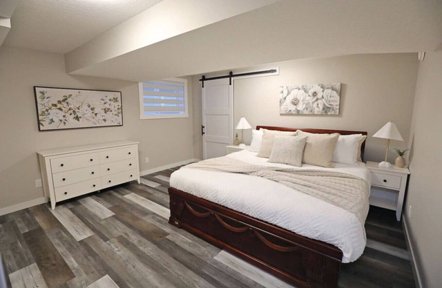 Mahogany Lakefront 2BR Walkout | Trails & Privacy