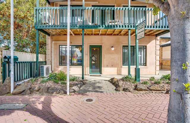 Main Street of Goolwa - WIFI, Smart TV, Linen included