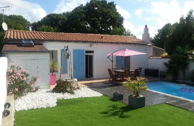 Maison 4 Pers. Décorée avec Piscine & WiFi - FR-1-535-14