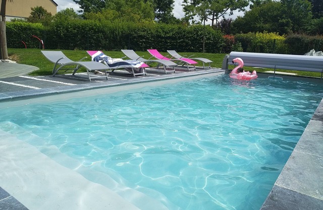 Maison Avec Piscine,au Calme Proche des Commodités et Sites Bretons, Exposée sud