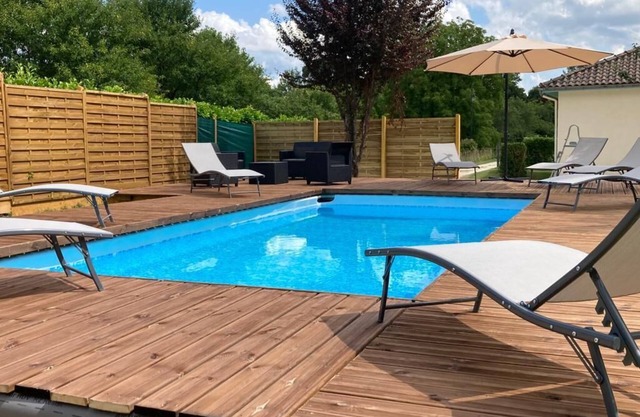 Maison Avec Piscine Dans le Périgord, Lucie