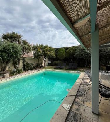 Maison avec piscine près de Bordeaux