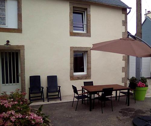 Maison charmante près de Cast avec jardin et activités