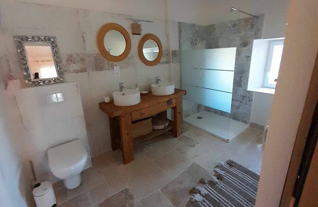 Maison de Campagne Idéale Pour les Amoureux de Nature, Randonnée, Vtt. Le Calme