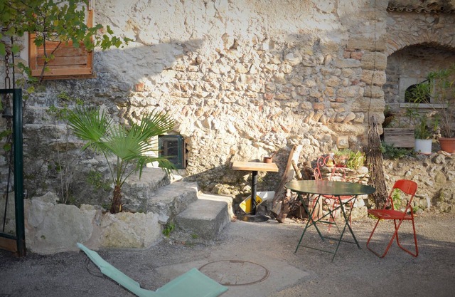 Maison de Village, Hameau de Veaux