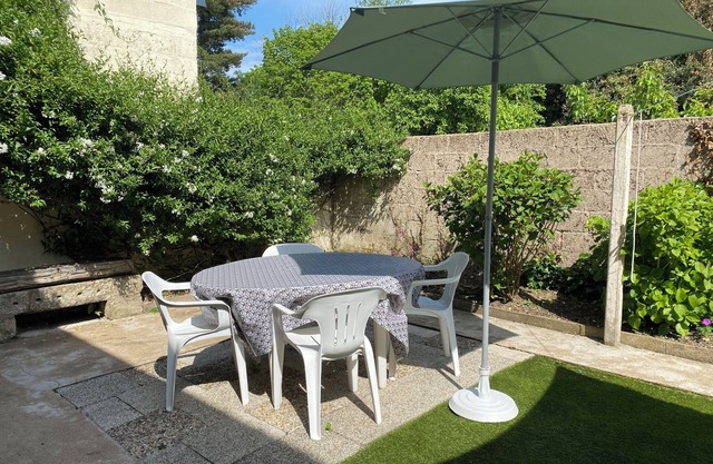 Maison de Ville Avec Jardin en Plein Coeur de Malestroit, à 2 pas du Canal