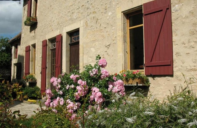 Maison du XVe restaurée avec cheminée, jardin clos et bar privé - FR-1-410-127