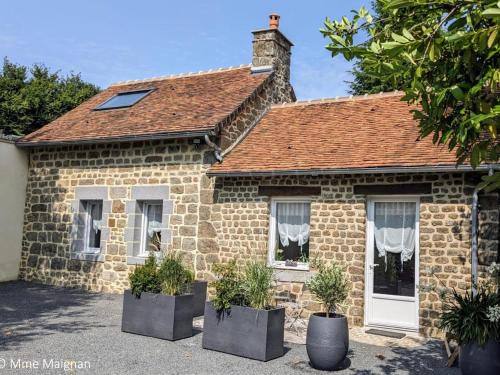 Maison en Pierre Chaleureuse avec WiFi et Animaux Acceptés - FR-1-497-222