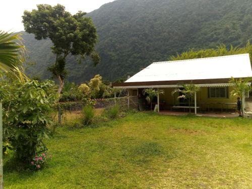 Maison familiale à Saint-Joseph avec jardin